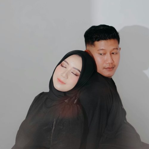 pexels-diohelmy-19035616